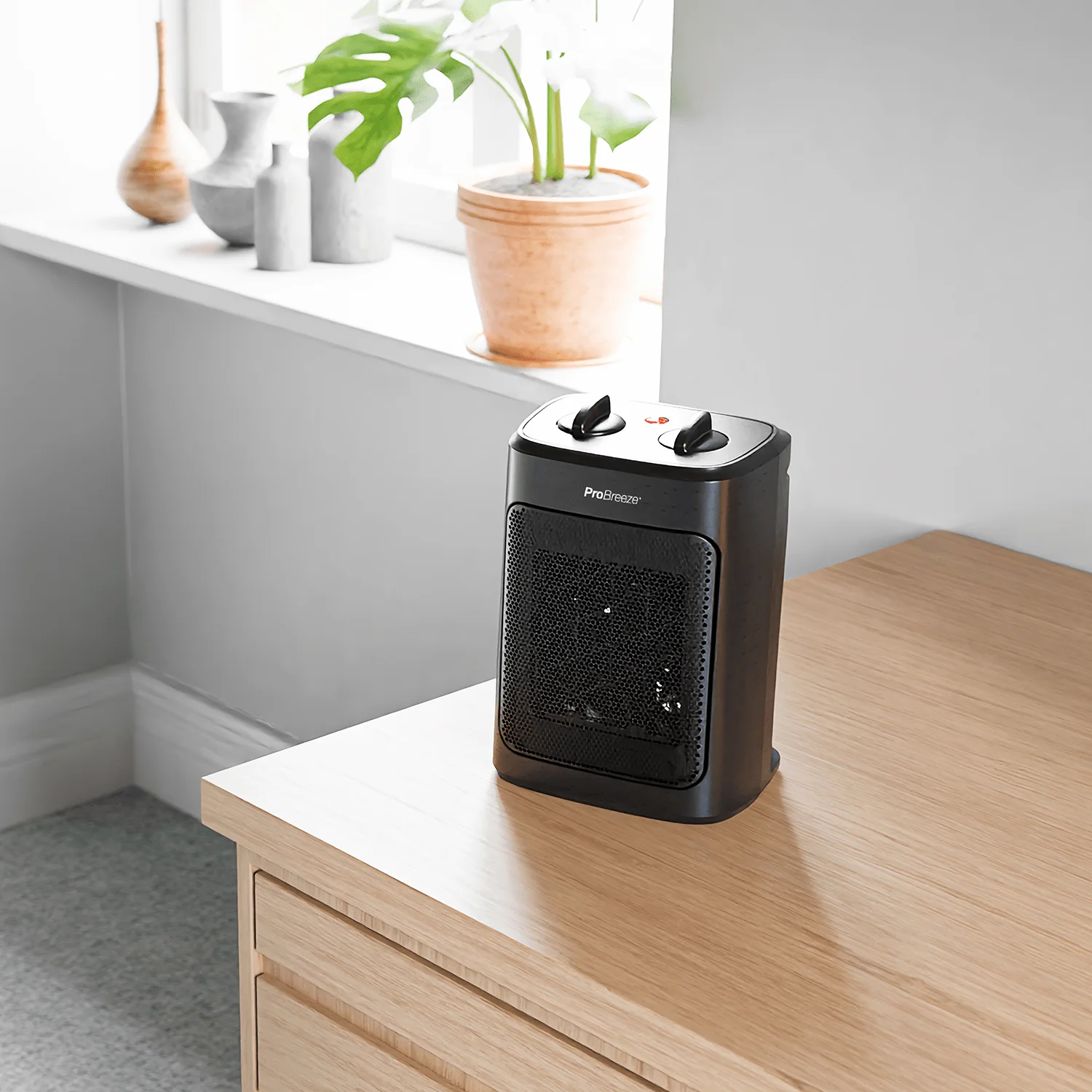 2000W Mini Ceramic Fan Heater - Black - Image 3