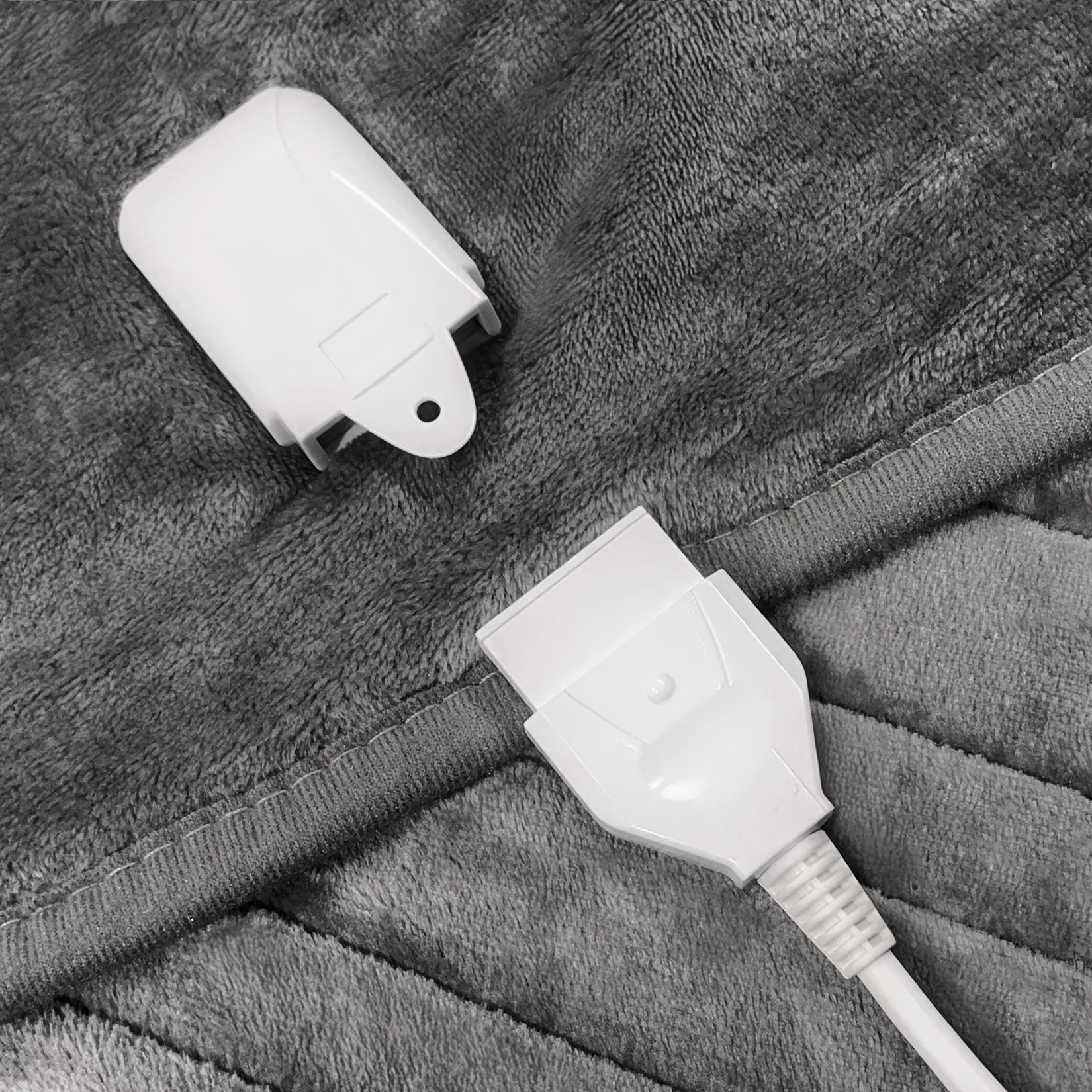 Fleece Electric Heated Throw - Grey - Image 6