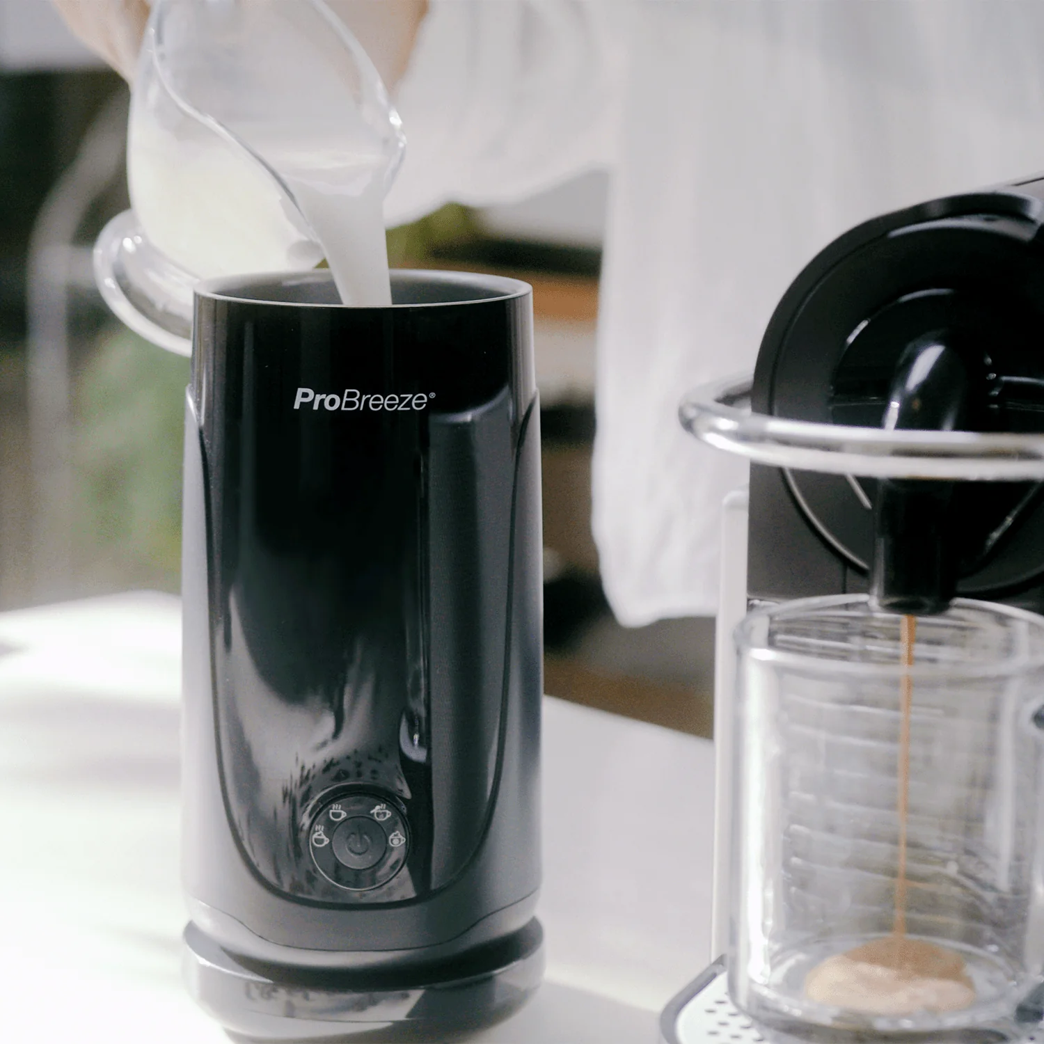 Milk Frother - Black - Image 3